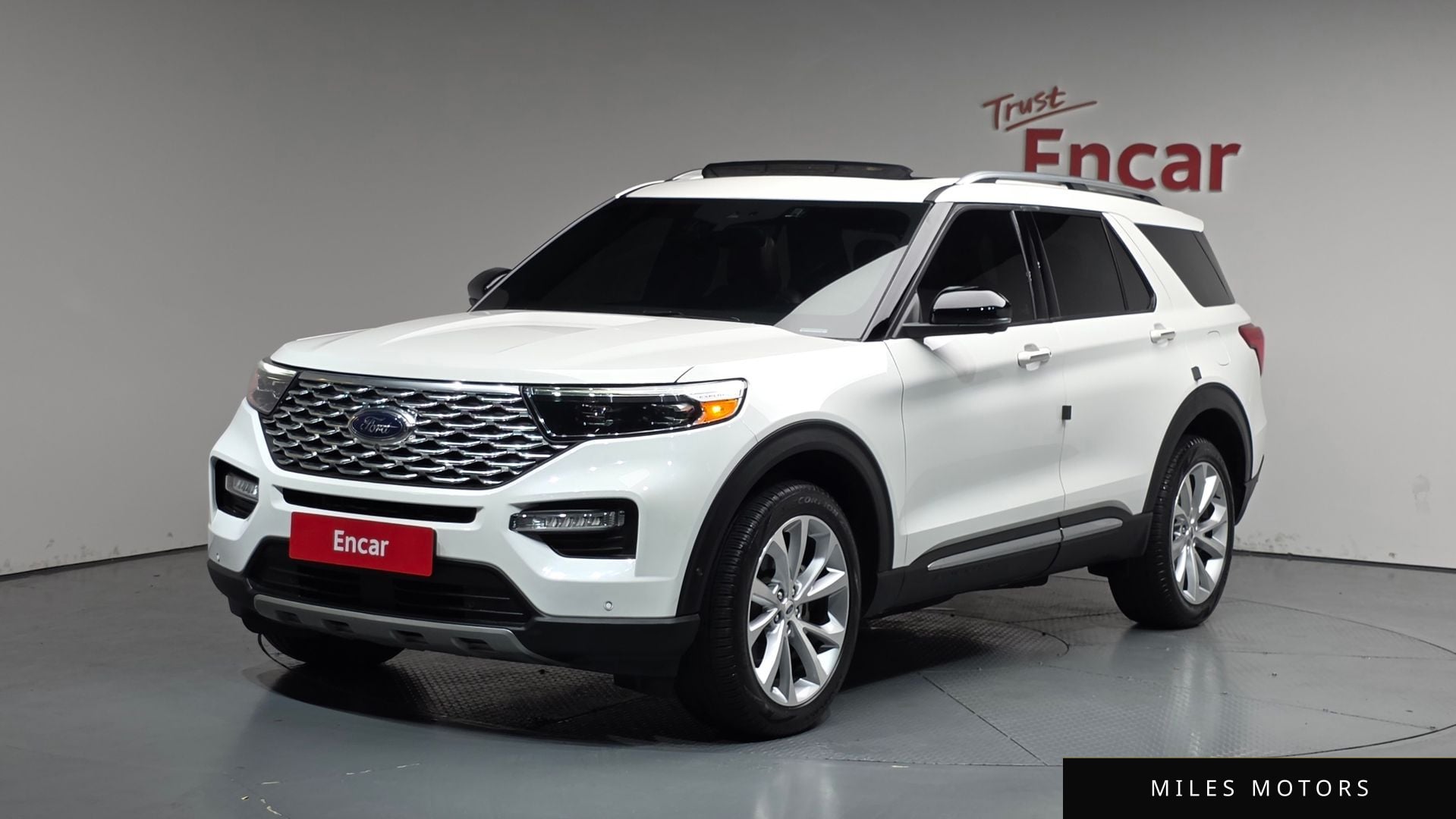 Ford Explorer 2022 — фото 1 из 12