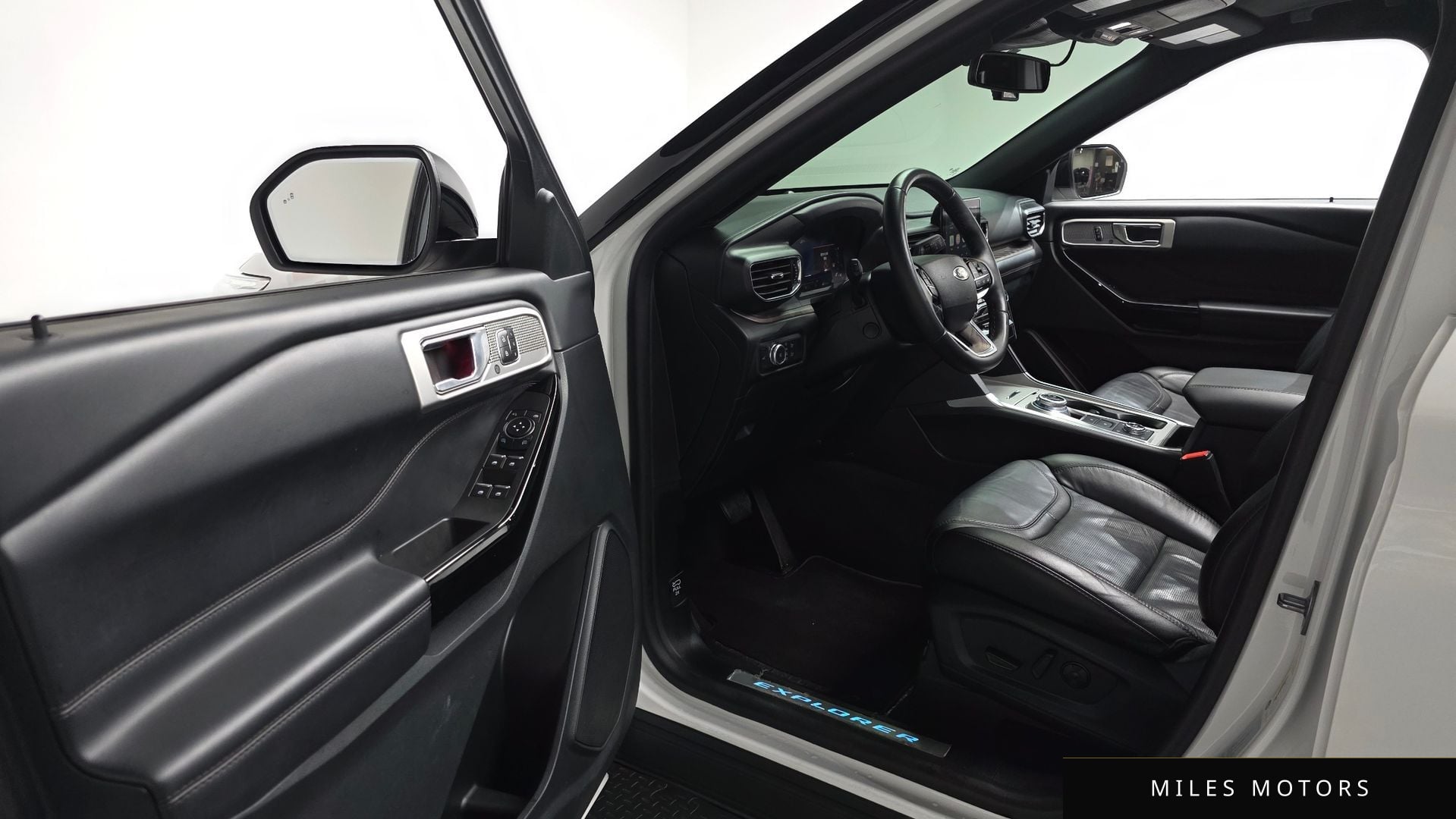 Ford Explorer 2022 — миниатюра 10