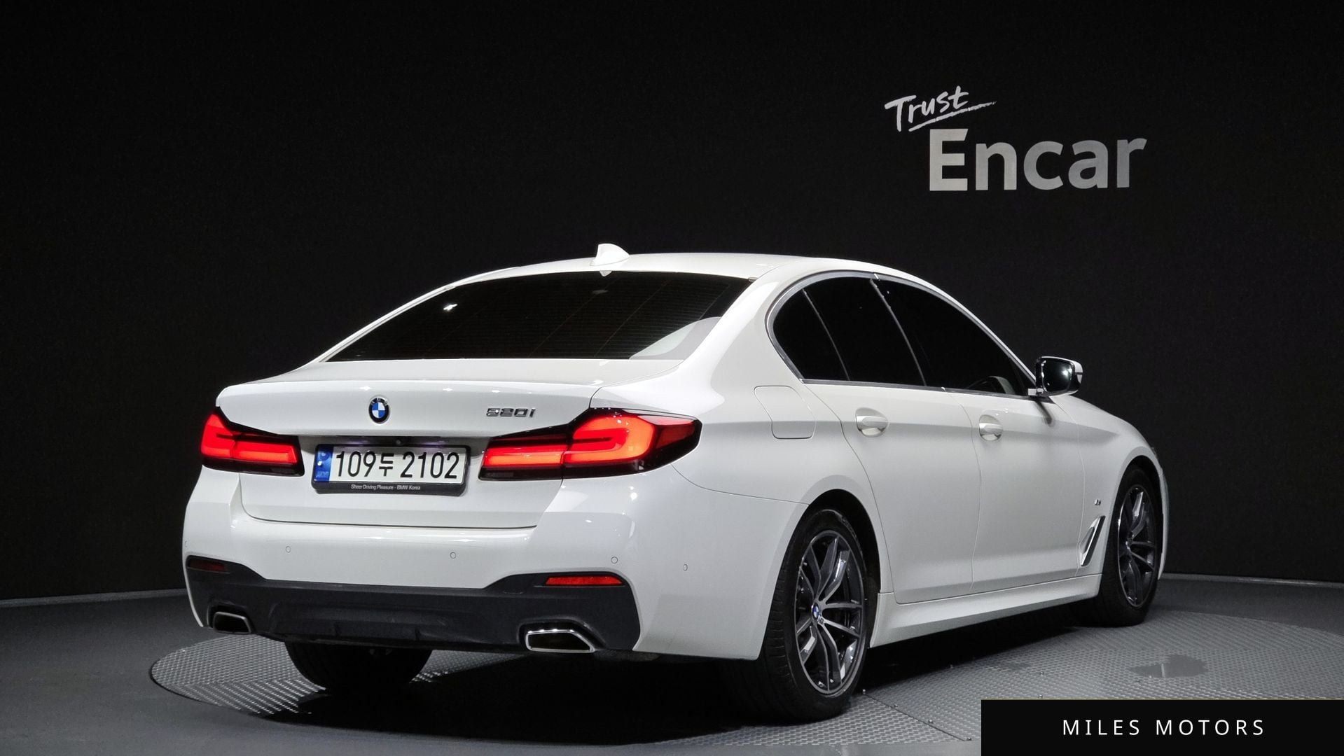 BMW 5 Series (G30) 2022 — миниатюра 2
