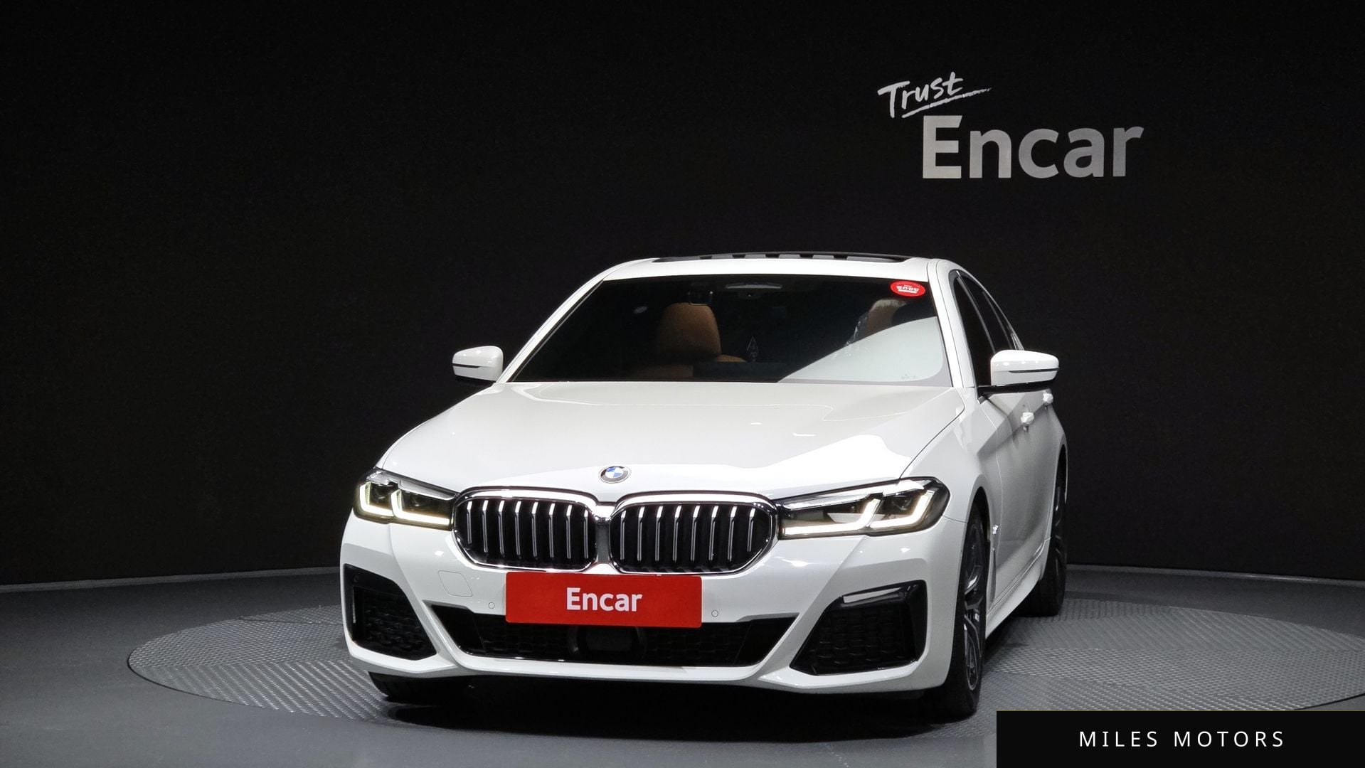 BMW 5 Series (G30) 2022 — миниатюра 3
