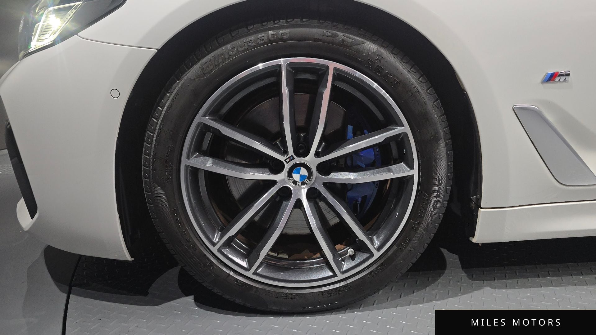 BMW 5 Series (G30) 2022 — миниатюра 5