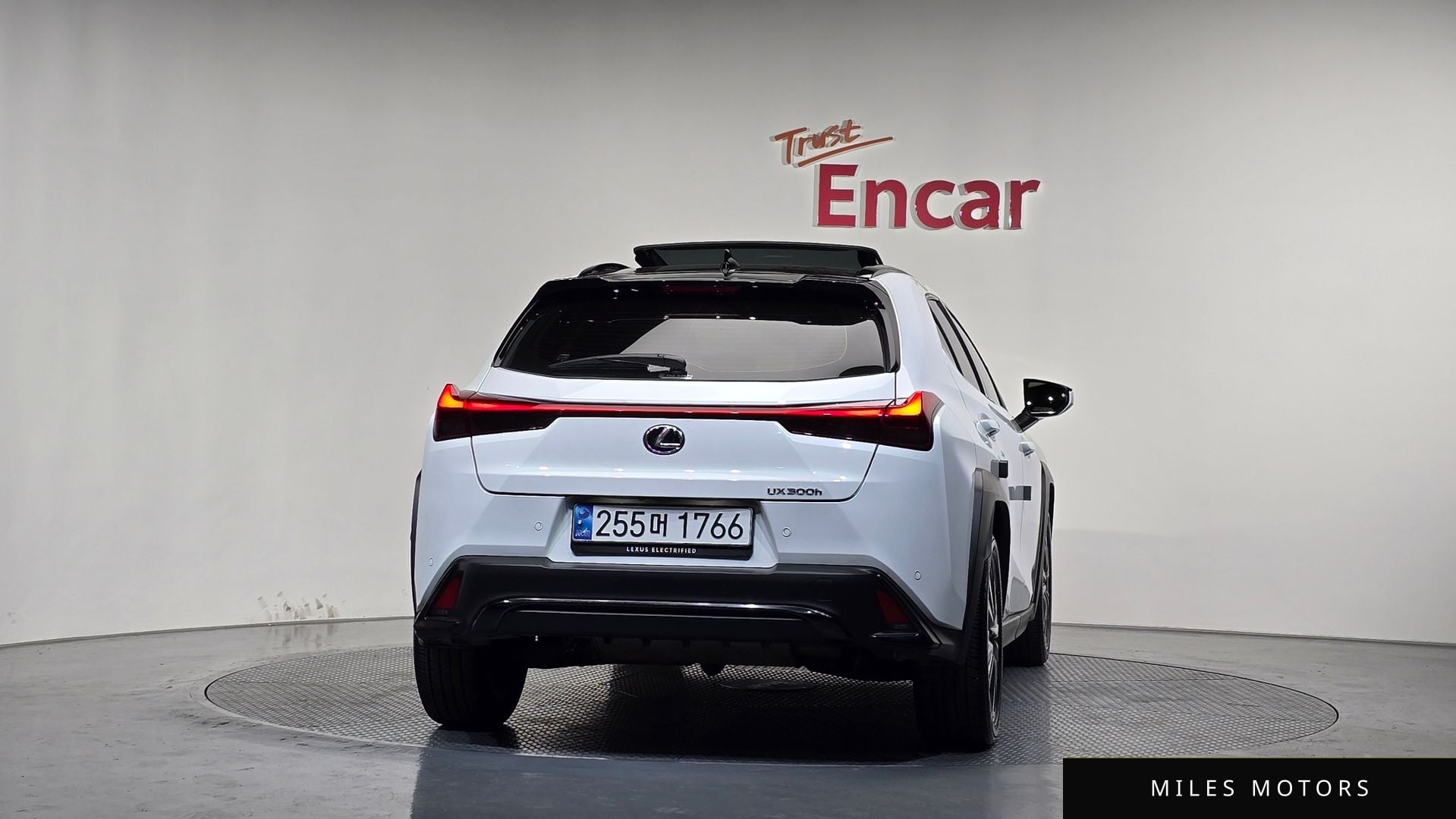 Лексус UX300h 2025 — миниатюра 4