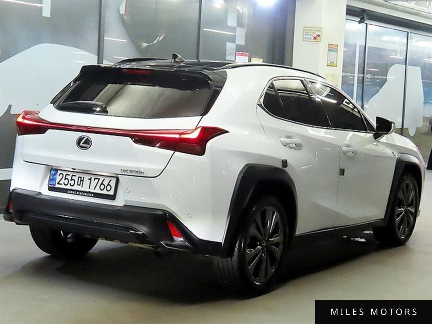 Лексус UX300h 2025 — миниатюра 4