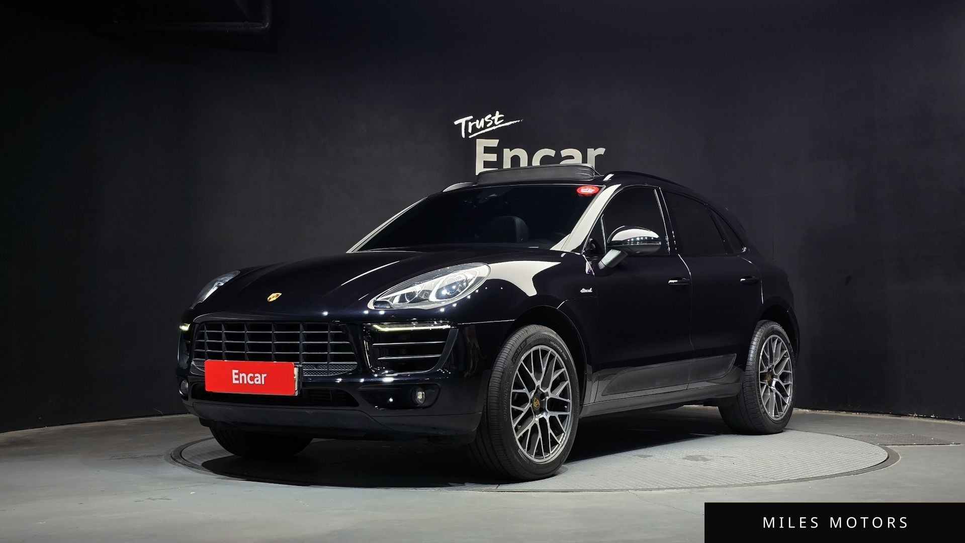 Porsche Macan 2017 — фото 1 из 12
