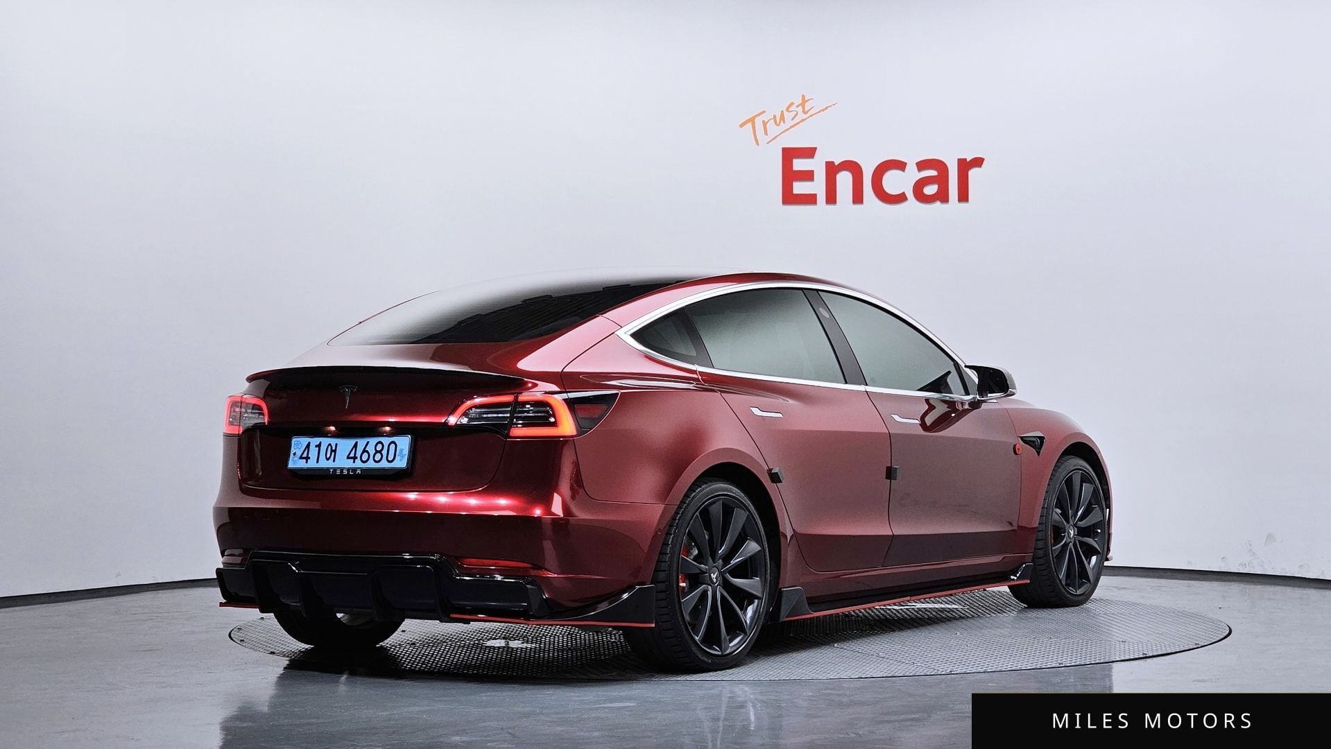 Tesla Model 3 2020 — миниатюра 2