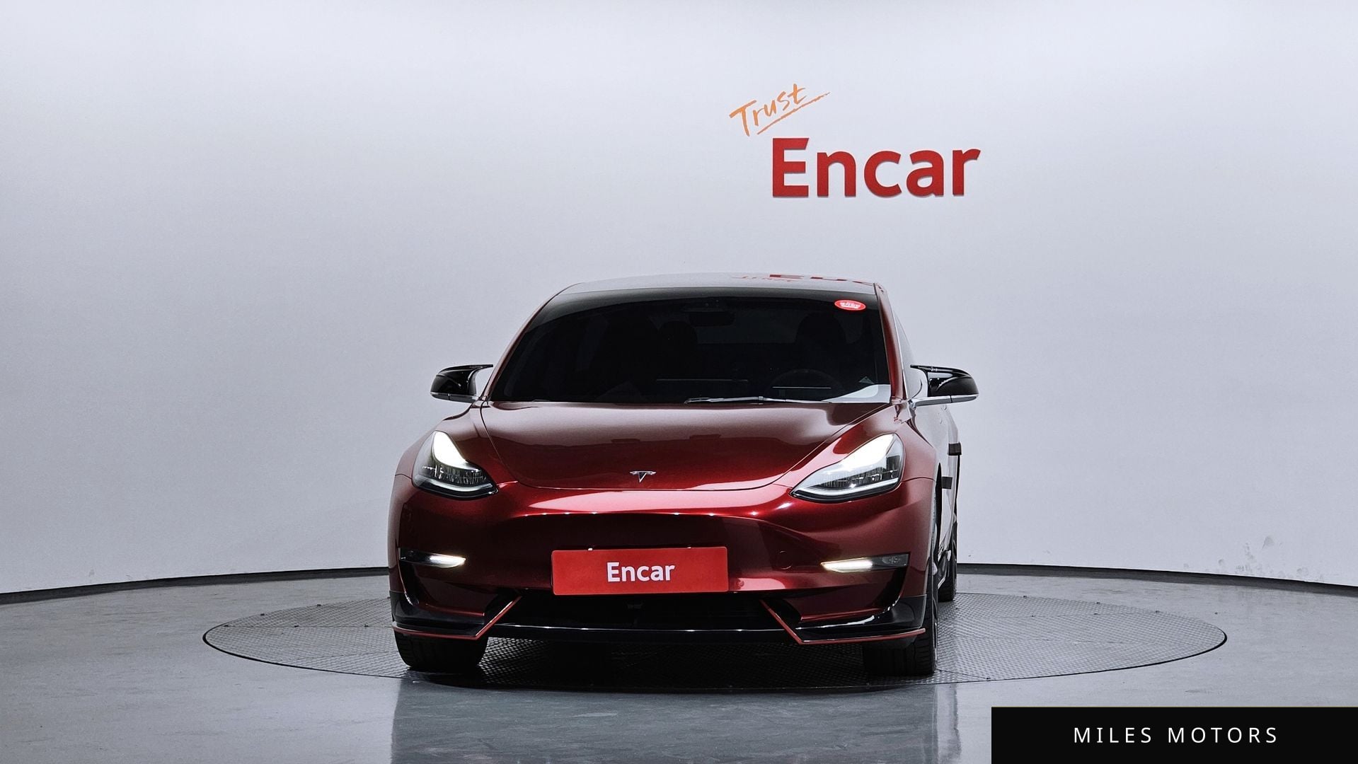 Tesla Model 3 2020 — миниатюра 3