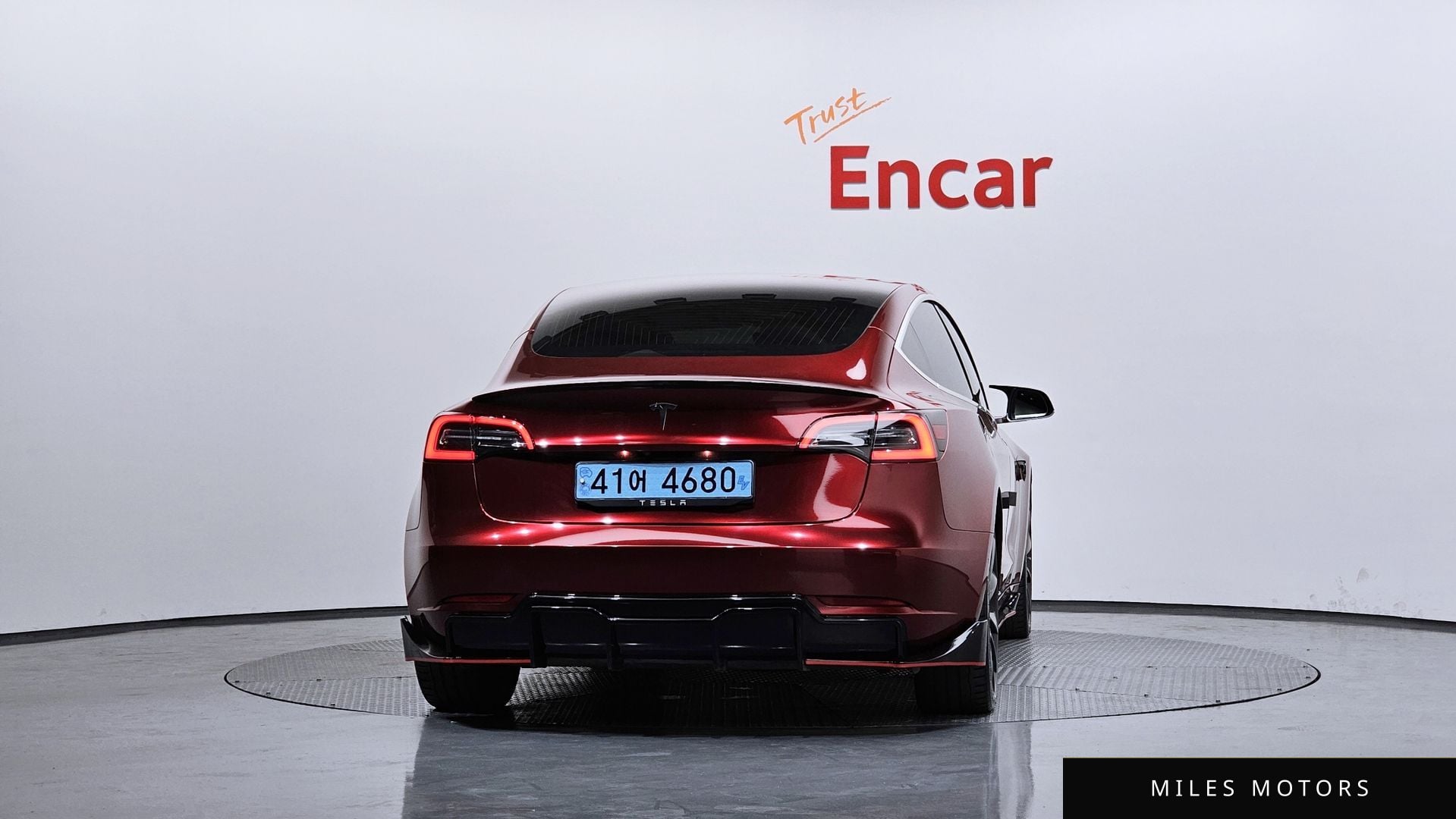 Tesla Model 3 2020 — миниатюра 4