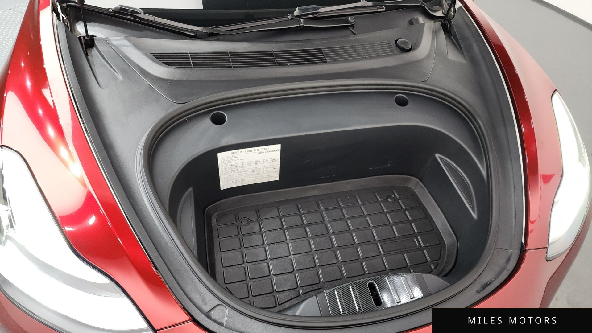 Tesla Model 3 2020 — миниатюра 6