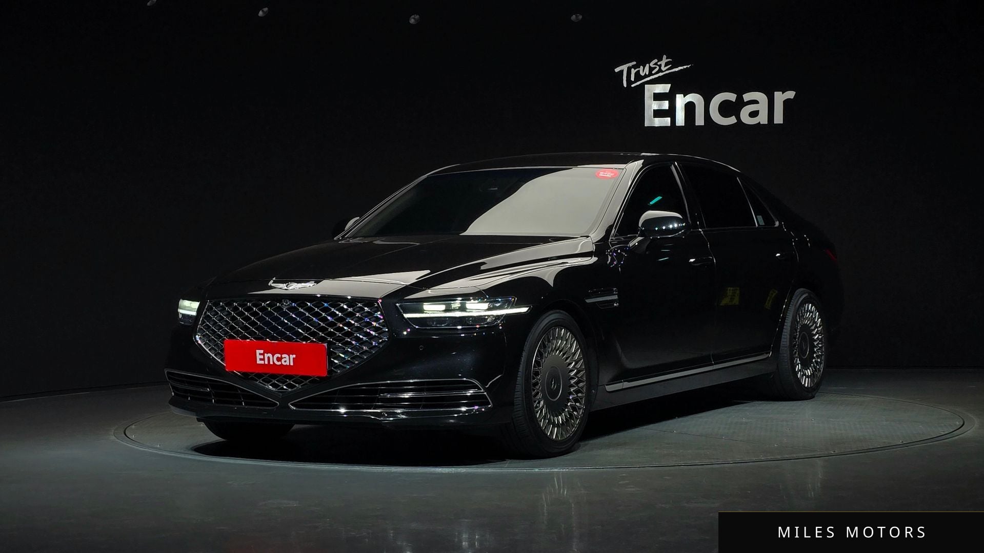 Genesis G90 2019 — фото 1 из 12