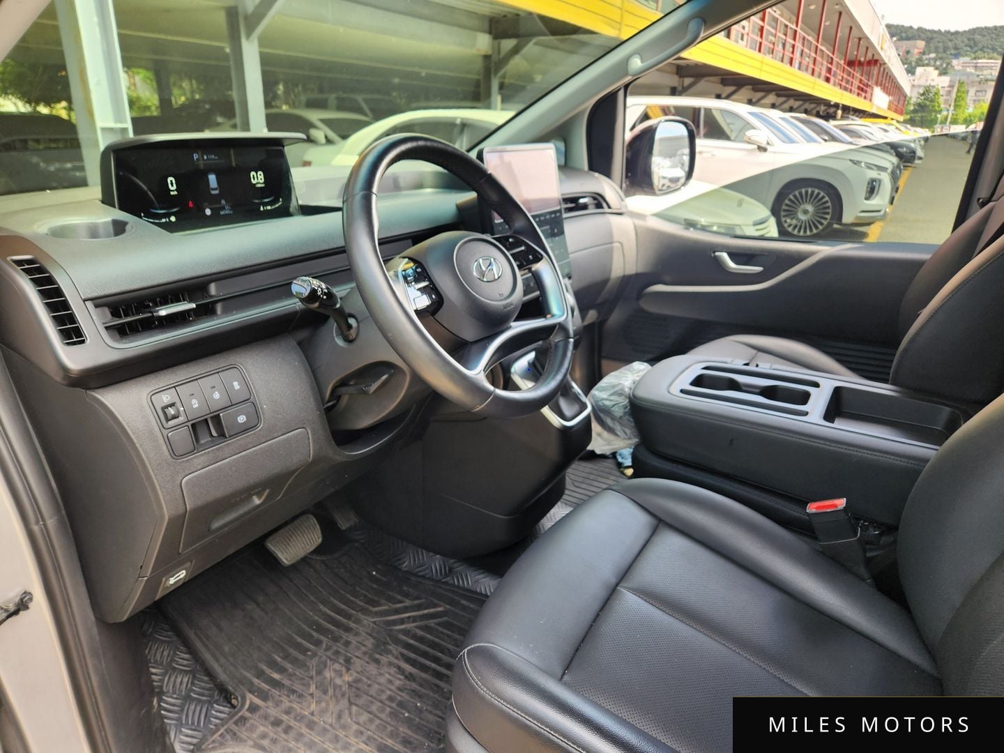 Hyundai Staria 2023 — миниатюра 9