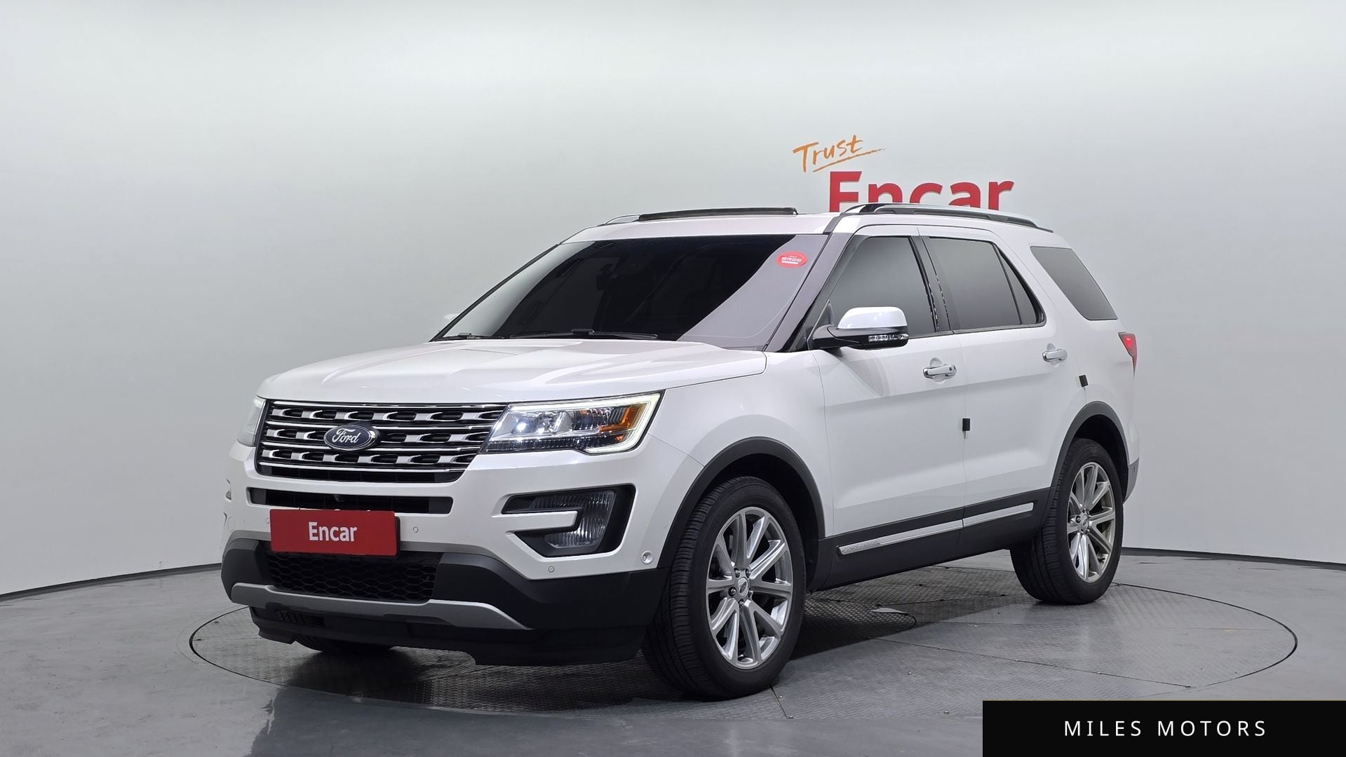 Ford Explorer 2017 — фото 1 из 12