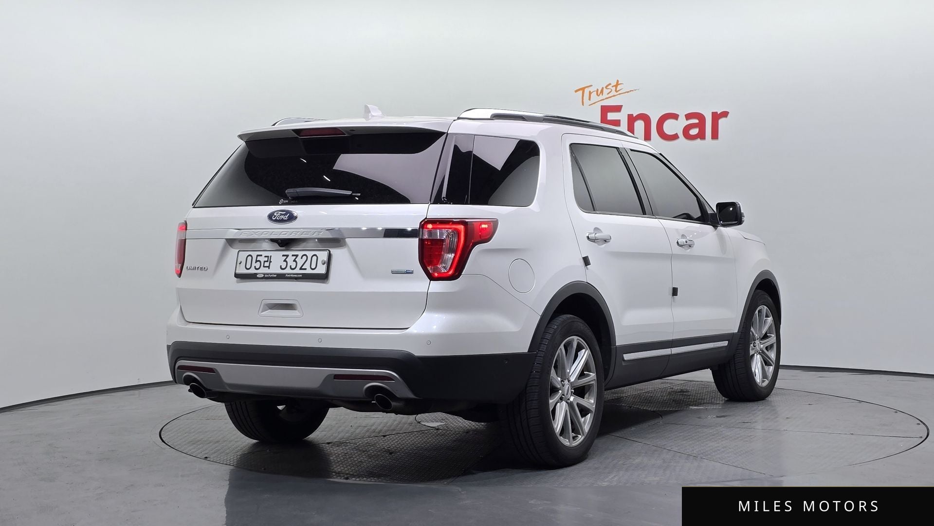 Ford Explorer 2017 — миниатюра 2