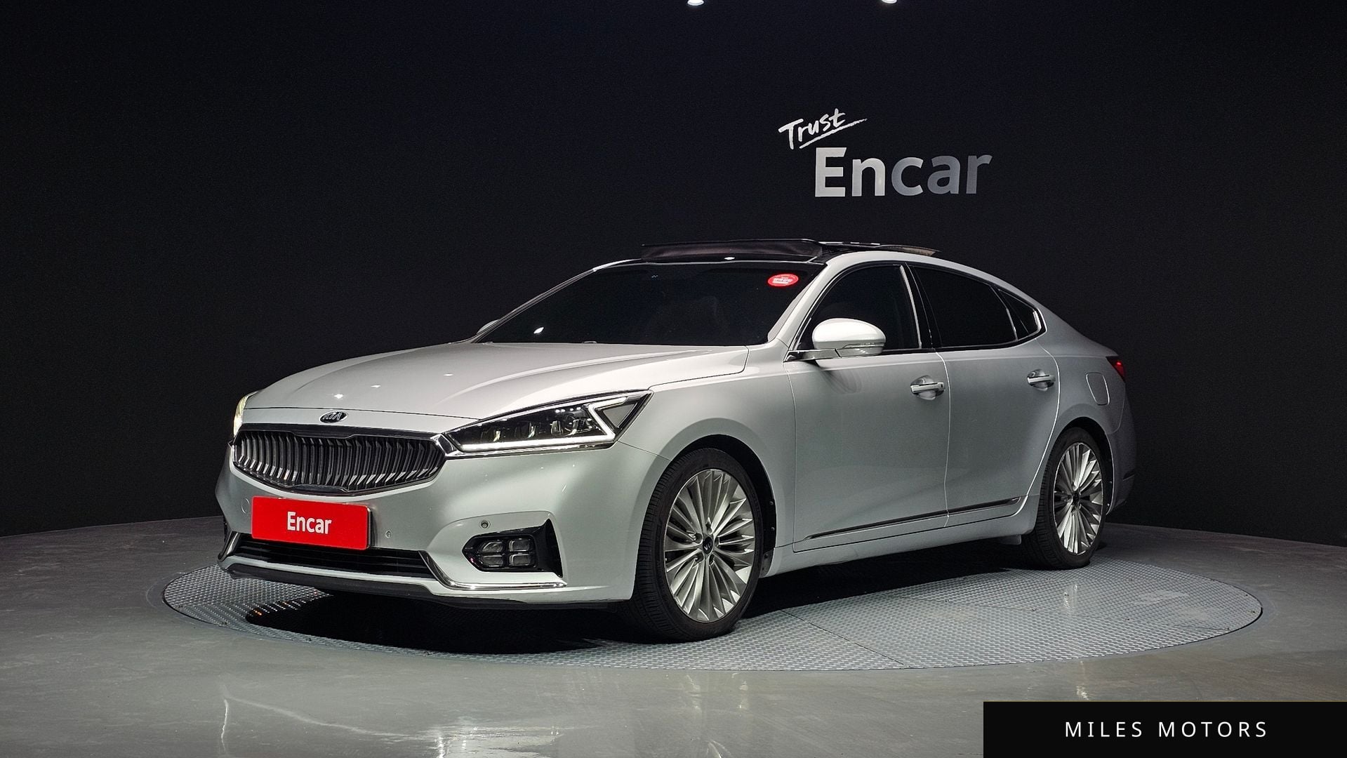 Kia K7 2017 — фото 1 из 12