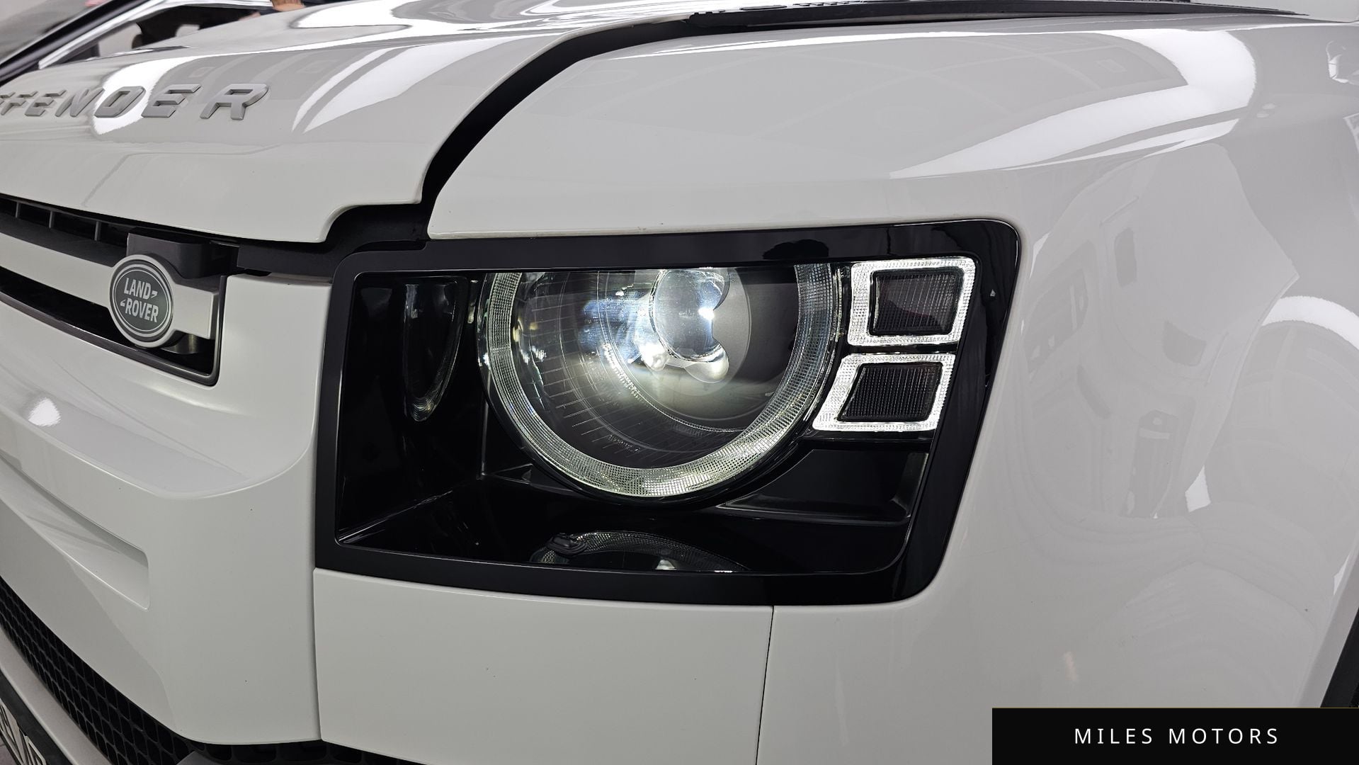 Land Rover Defender 2023 — миниатюра 8