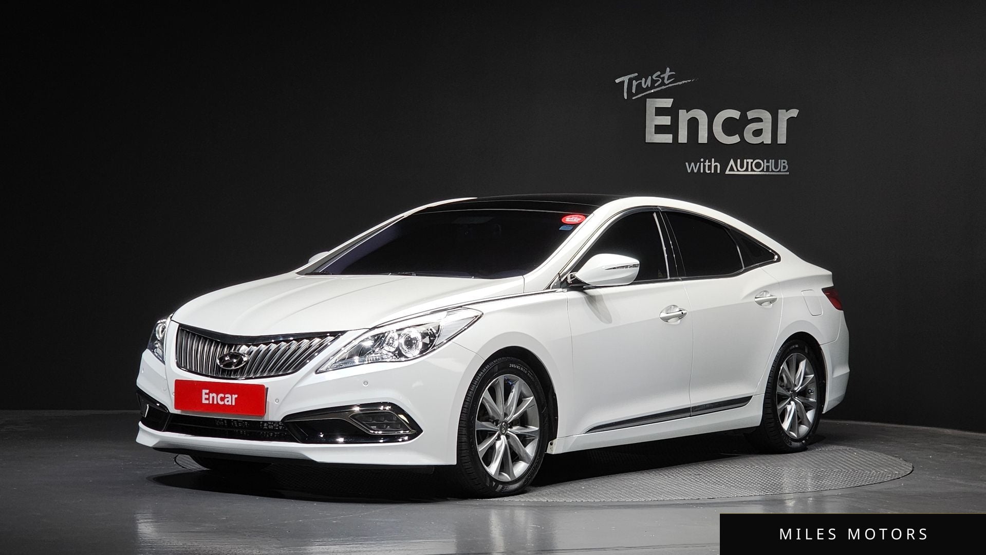 Hyundai Grandeur 2017 — фото 1 из 12