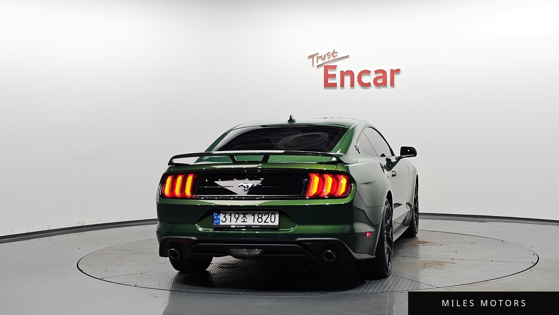 Ford Mustang 2022 — миниатюра 3