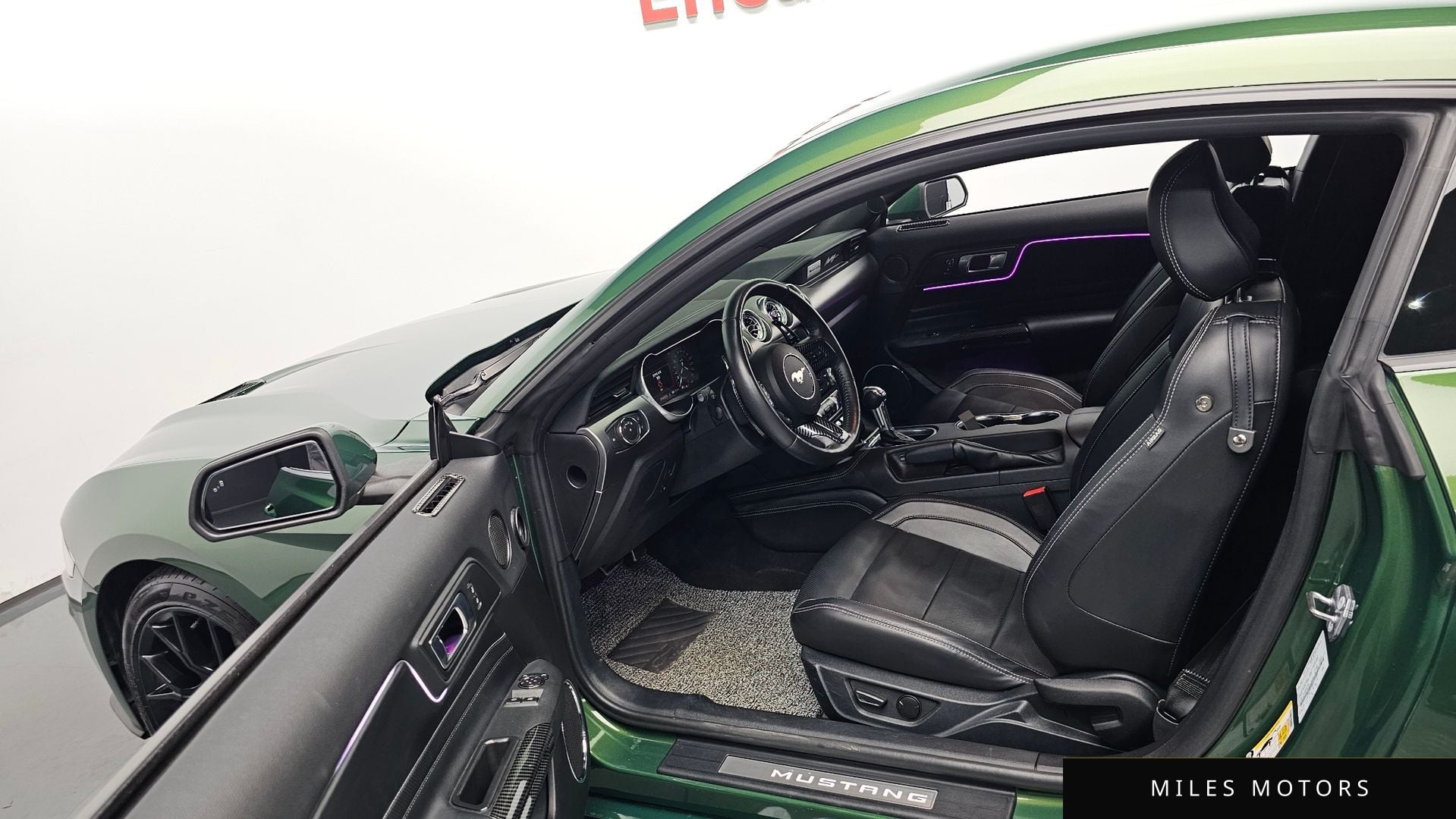 Ford Mustang 2022 — миниатюра 12