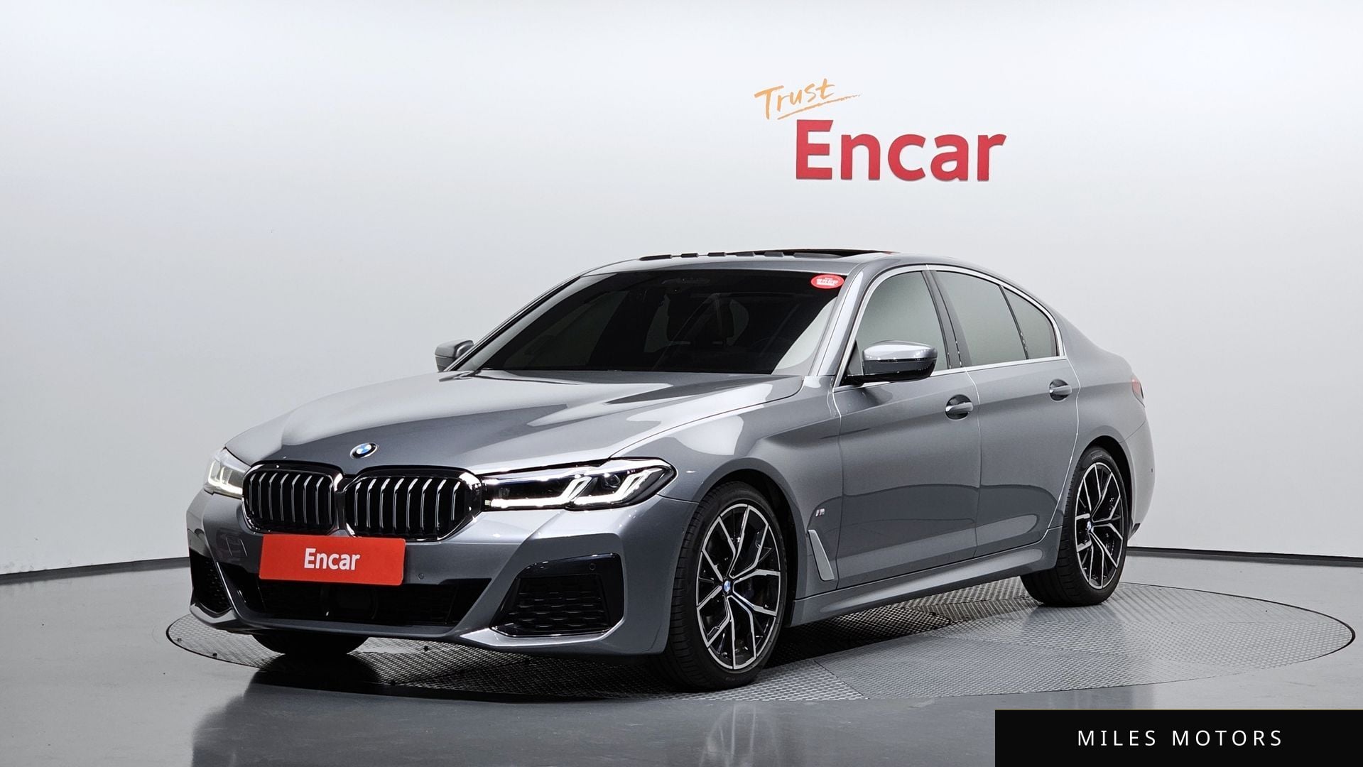 BMW 5 Series (G30) 2023 — фото 1 из 12