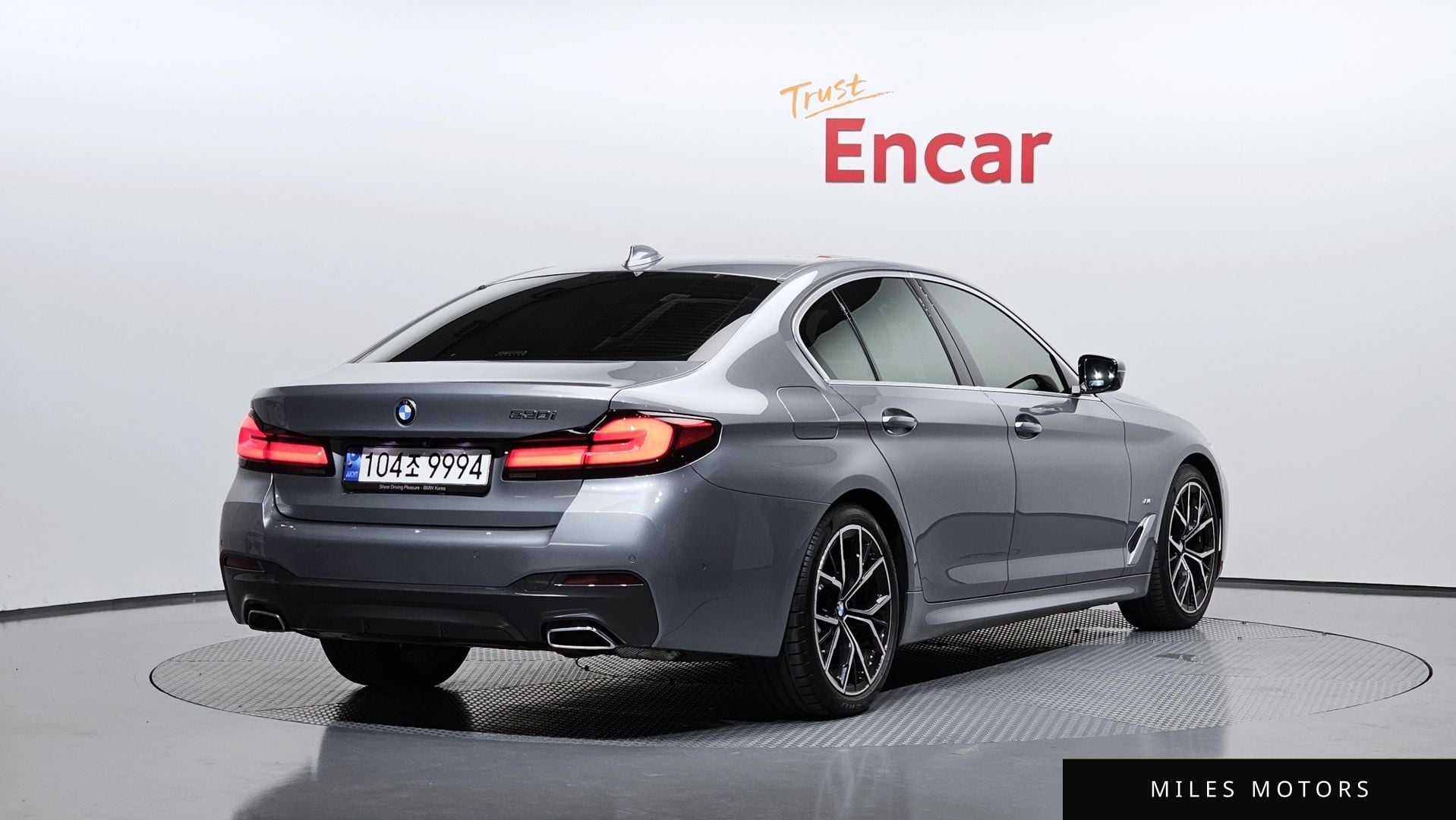 BMW 5 Series (G30) 2023 — миниатюра 2