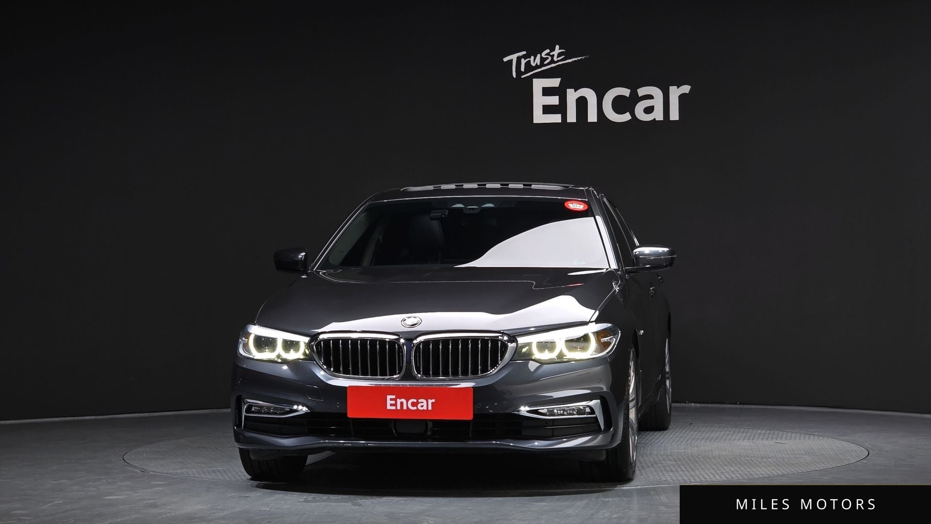 BMW 5 Series (G30) 2018 — миниатюра 3