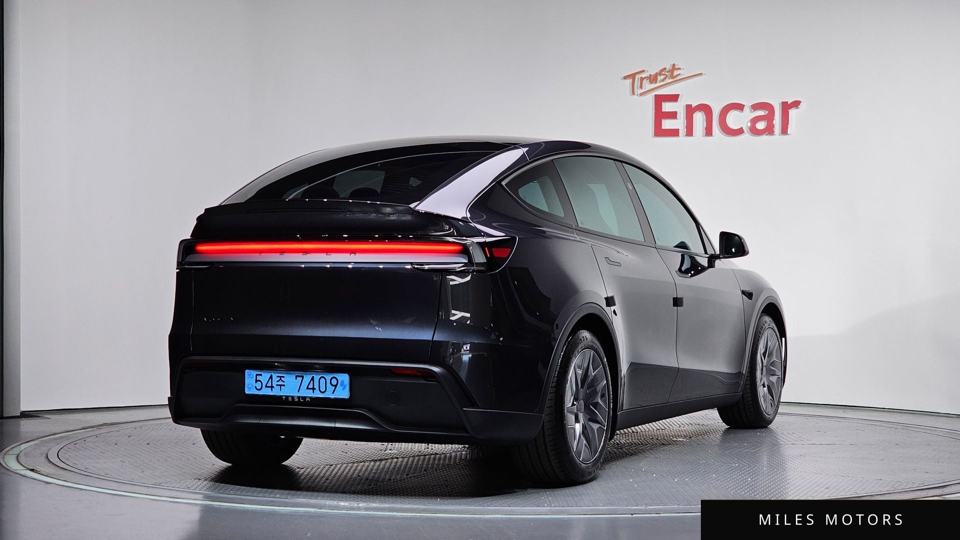 Tesla Model Y 2026 — миниатюра 2