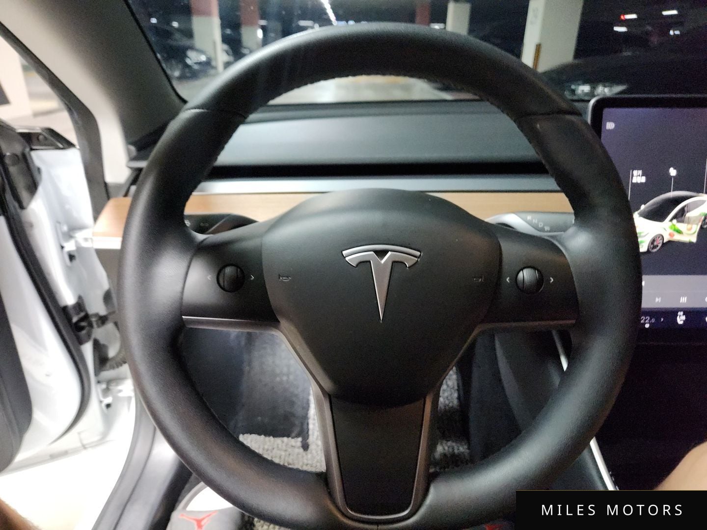 Tesla Model 3 2020 — миниатюра 9