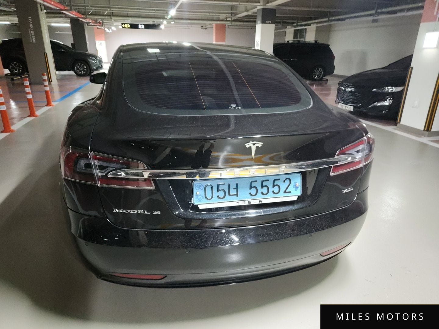 Tesla Model S 2018 — миниатюра 4