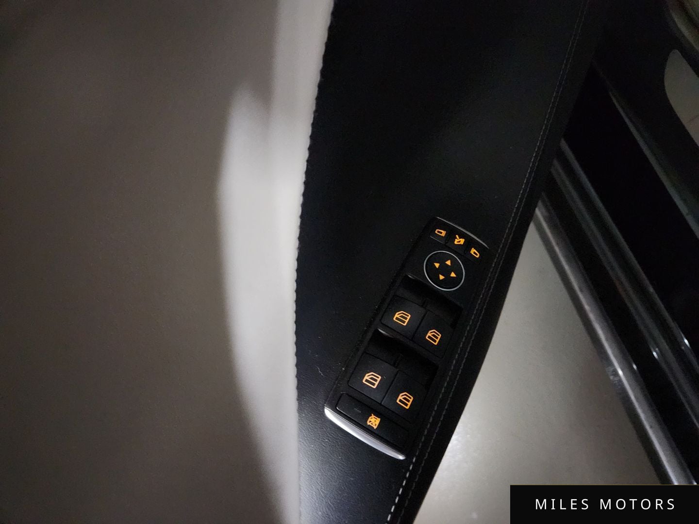 Tesla Model S 2018 — миниатюра 7
