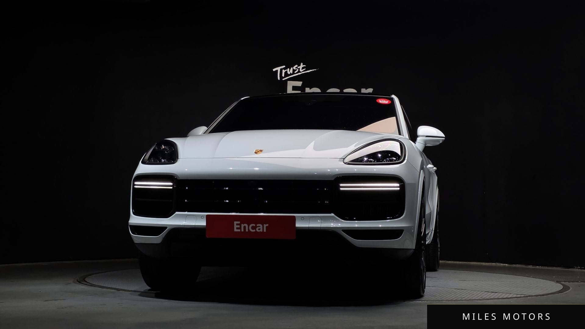 Porsche Cayenne 2023 — миниатюра 3