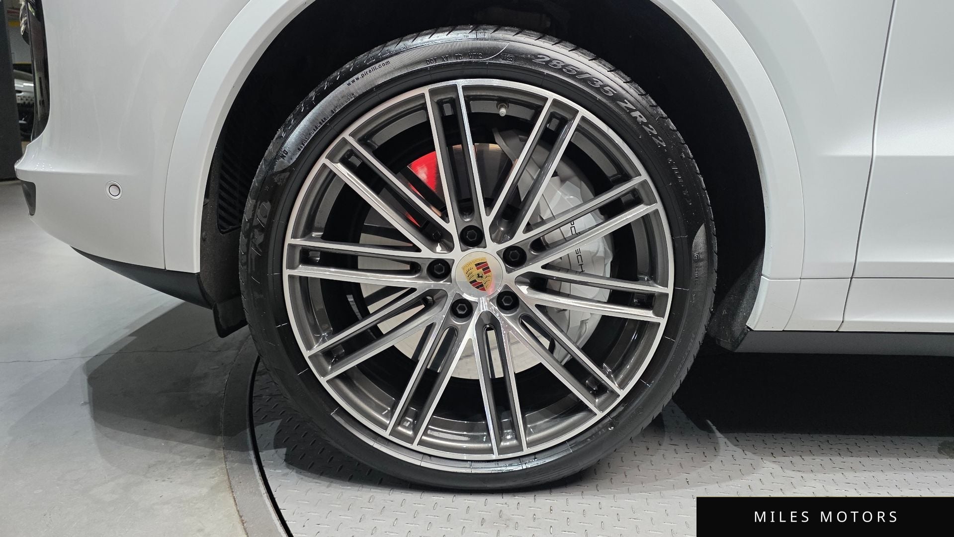 Porsche Cayenne 2023 — миниатюра 5