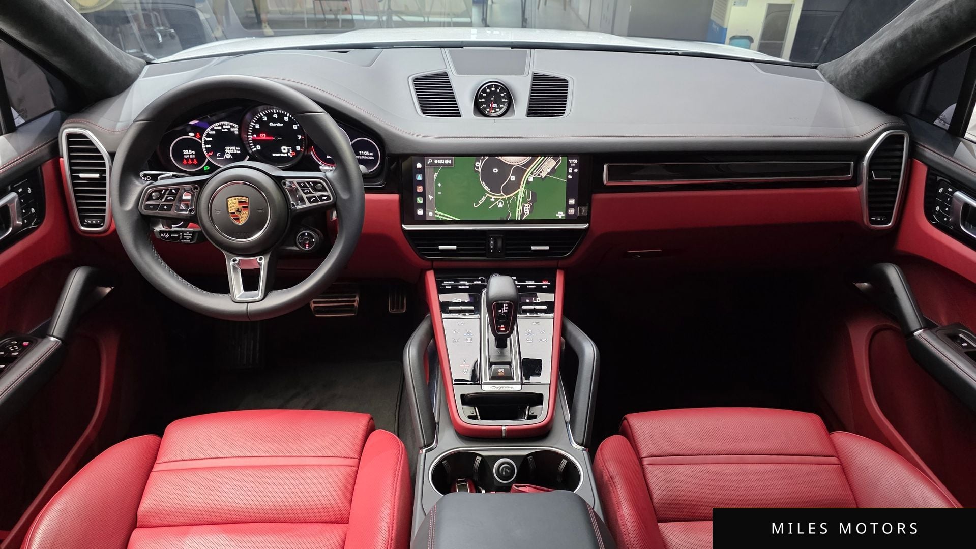 Porsche Cayenne 2023 — миниатюра 10