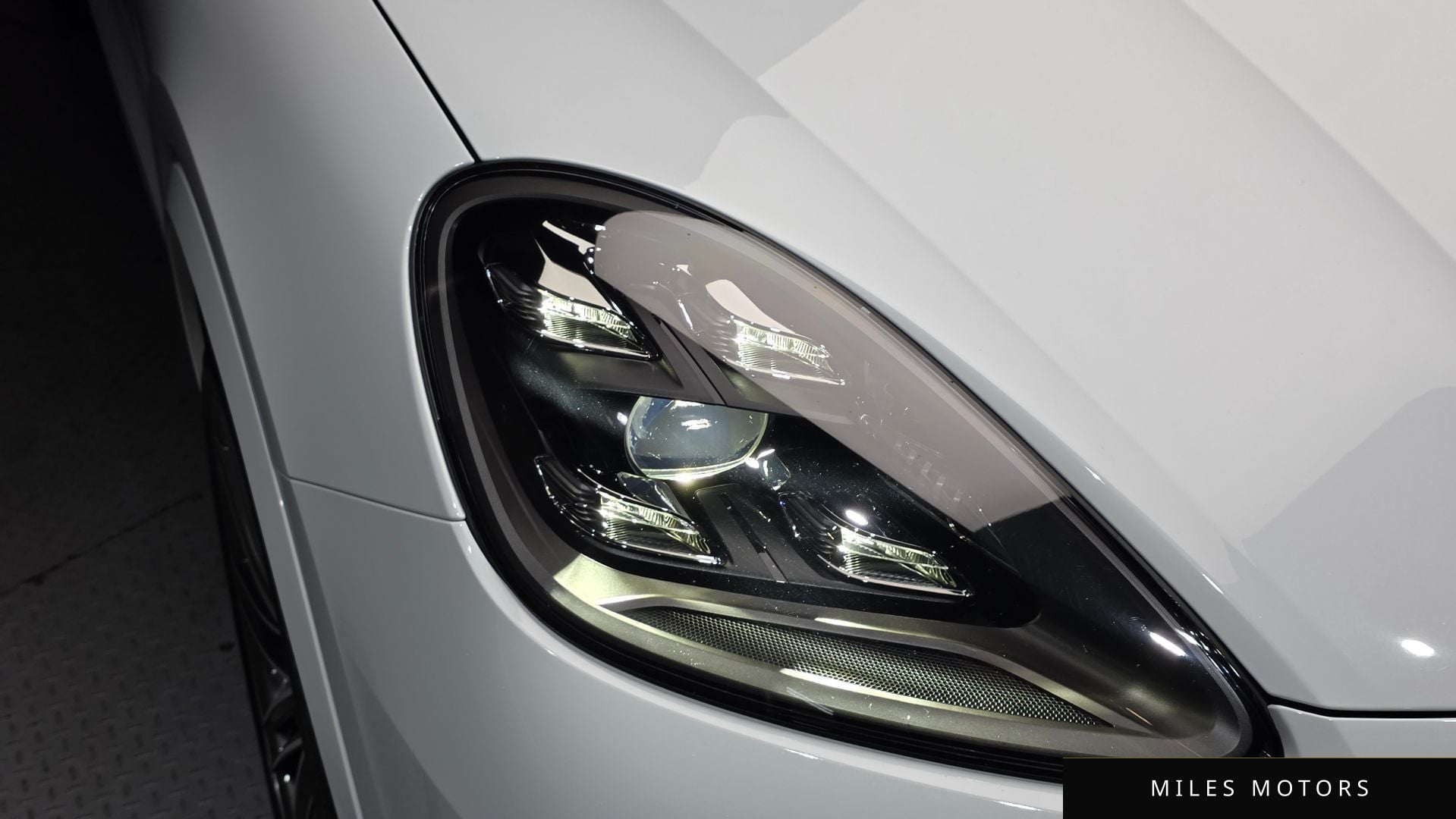 Porsche Cayenne 2023 — миниатюра 8