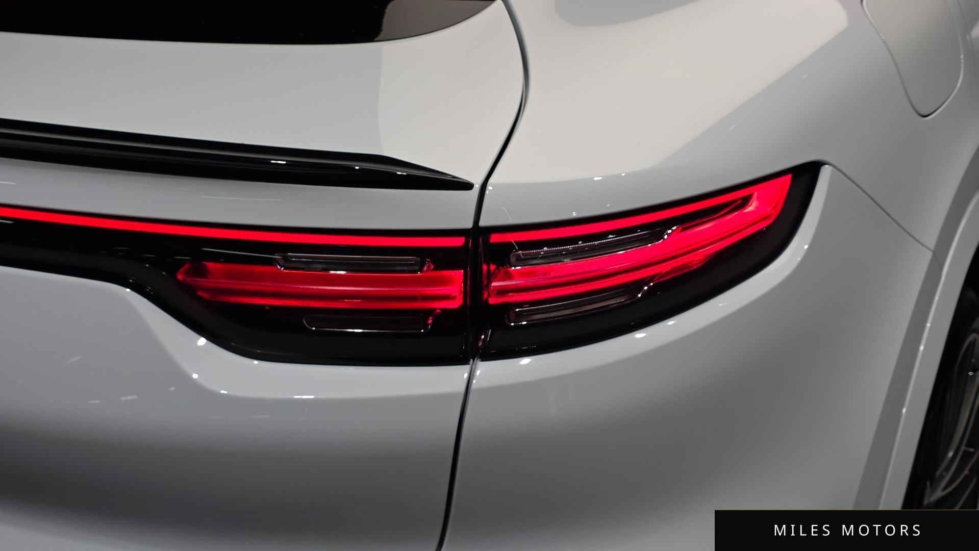 Porsche Cayenne 2023 — миниатюра 9