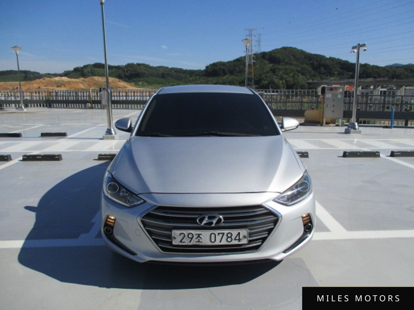 Hyundai AVANTE 2017 — фото 1 из 12
