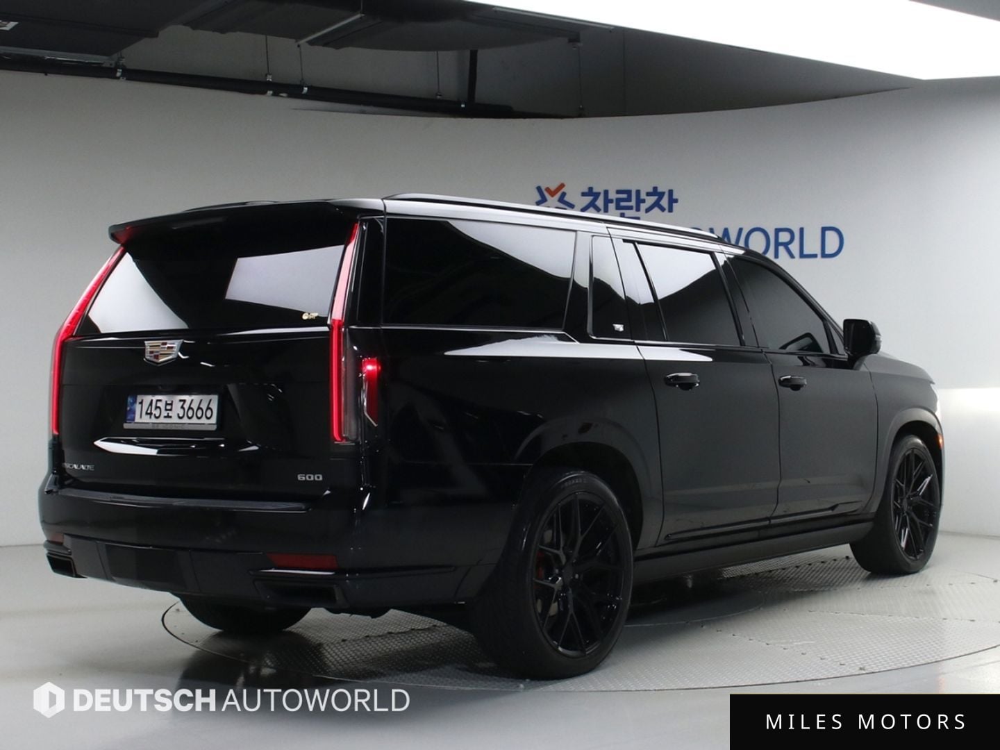 Cadillac Escalade 2023 — миниатюра 2