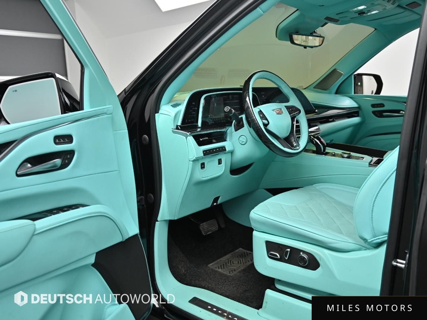 Cadillac Escalade 2023 — миниатюра 11