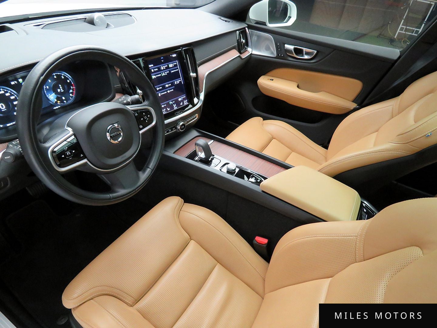 Volvo V60 2022 — миниатюра 11