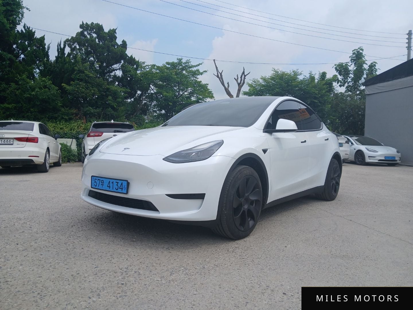 Tesla Model Y 2024 — фото 1 из 12