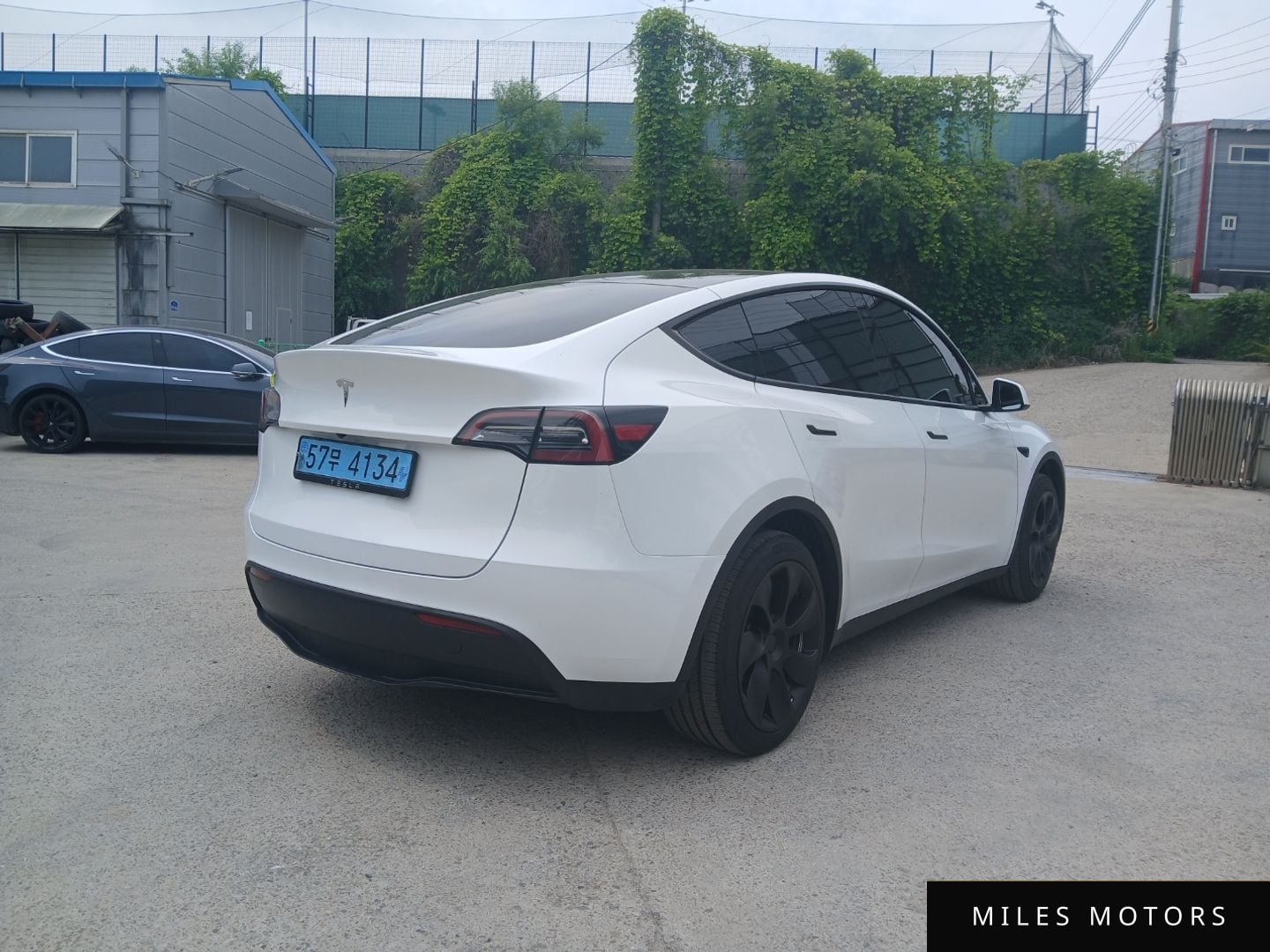 Tesla Model Y 2024 — миниатюра 4