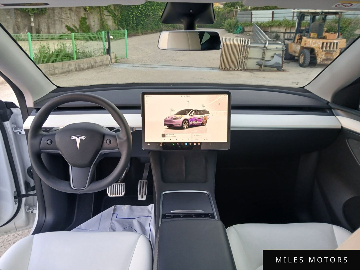 Tesla Model Y 2024 — миниатюра 5