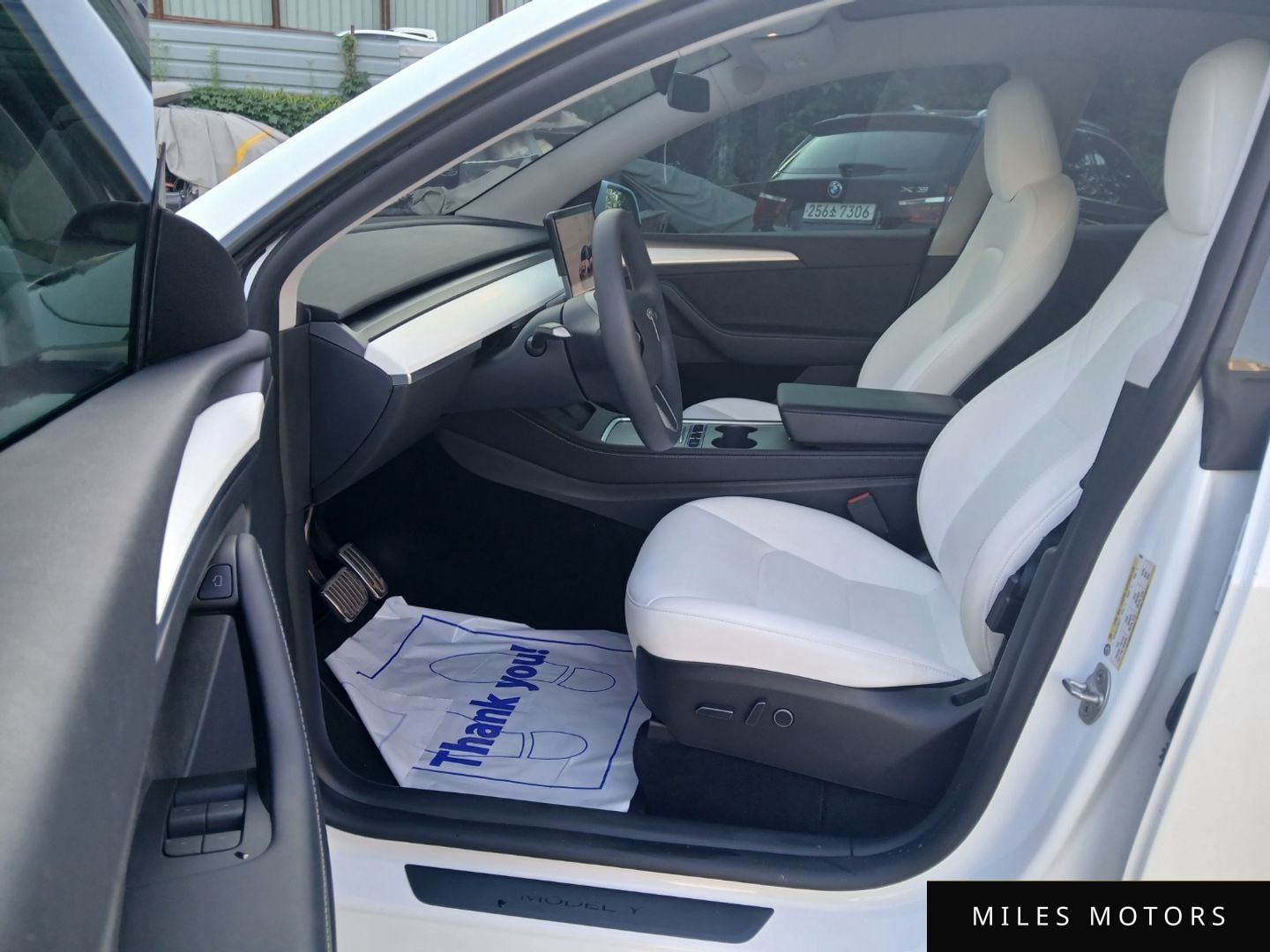 Tesla Model Y 2024 — миниатюра 8