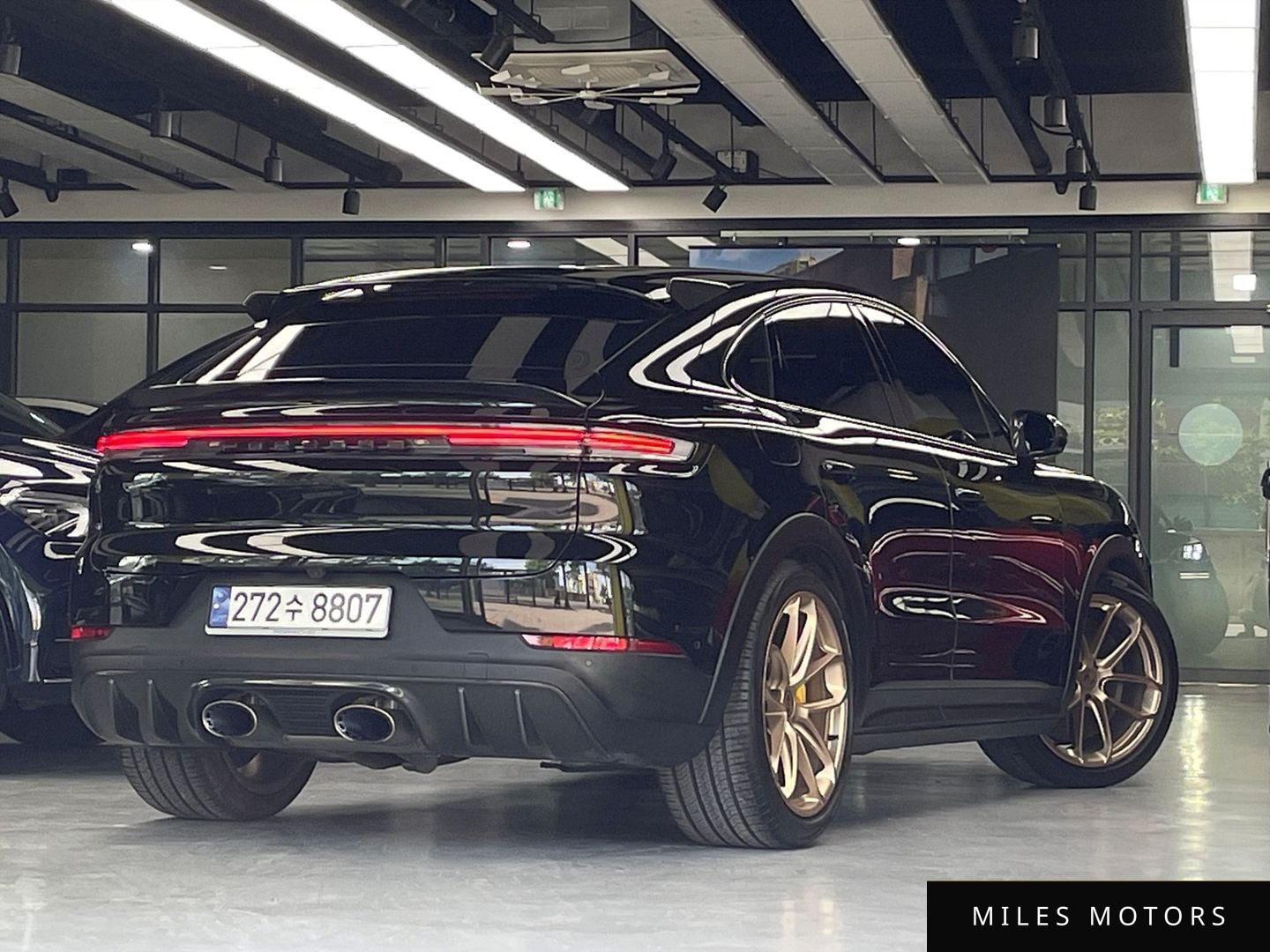 Porsche Cayenne 2024 — миниатюра 2