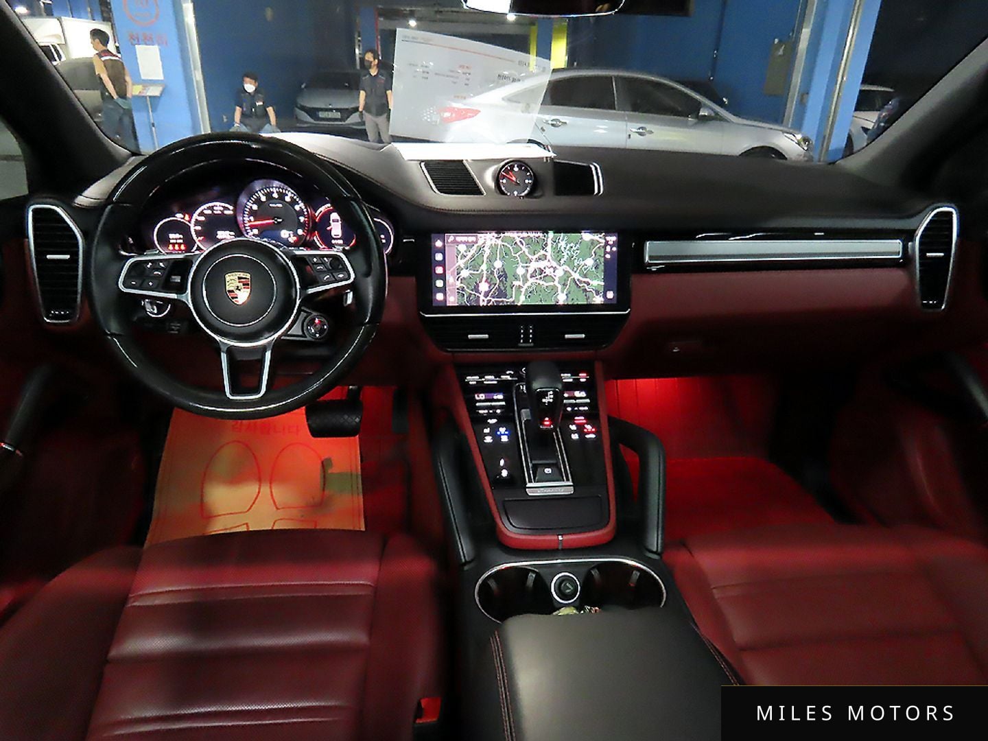 Porsche Cayenne 2023 — миниатюра 6