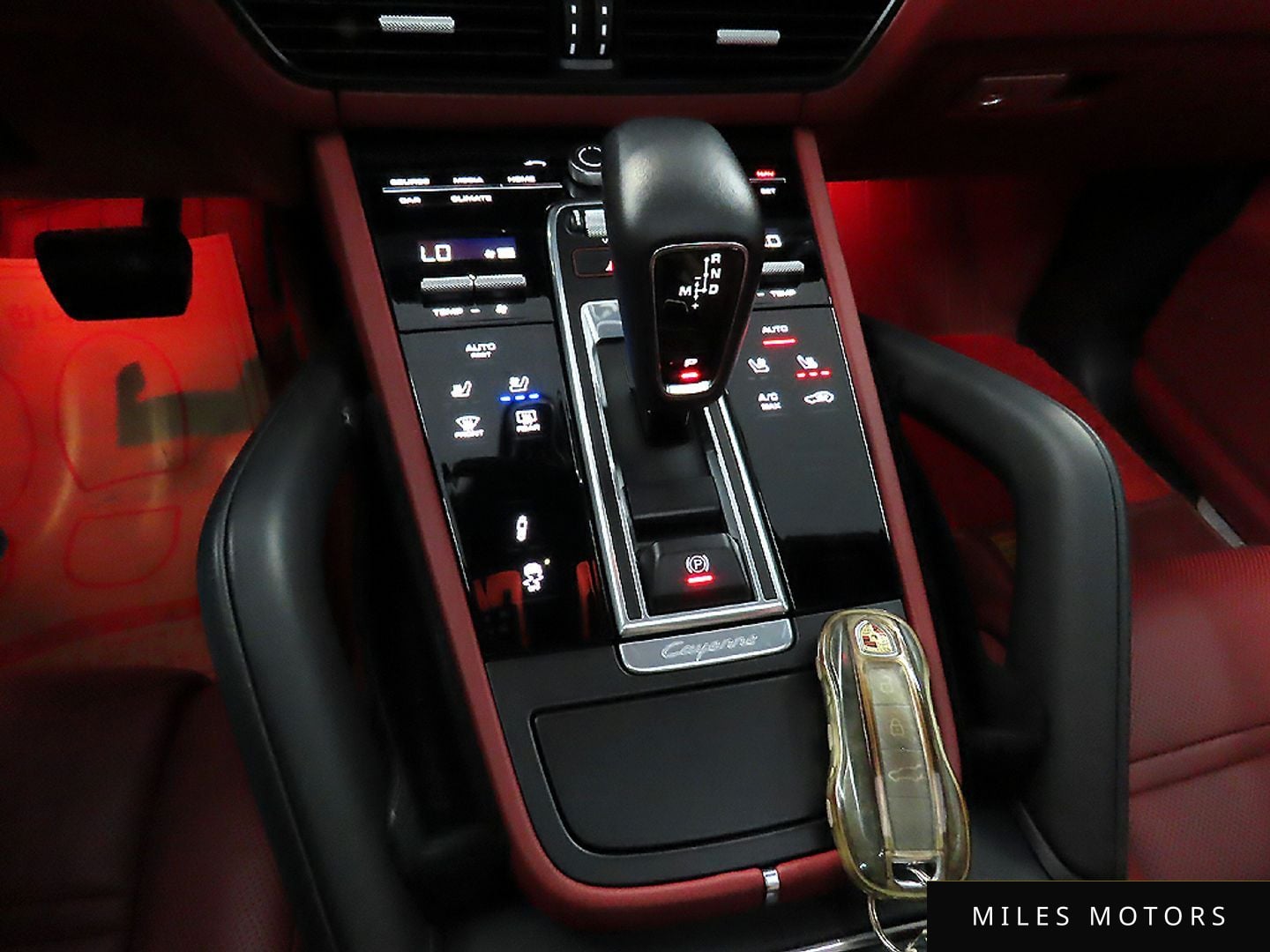 Porsche Cayenne 2023 — миниатюра 8