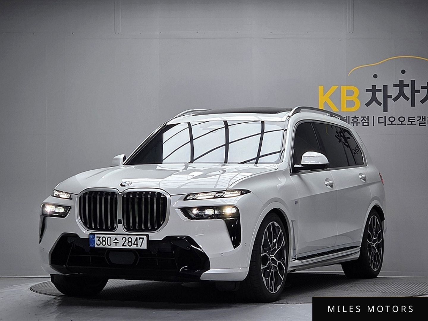 BMW X7 (G07) 2025 — фото 1 из 12