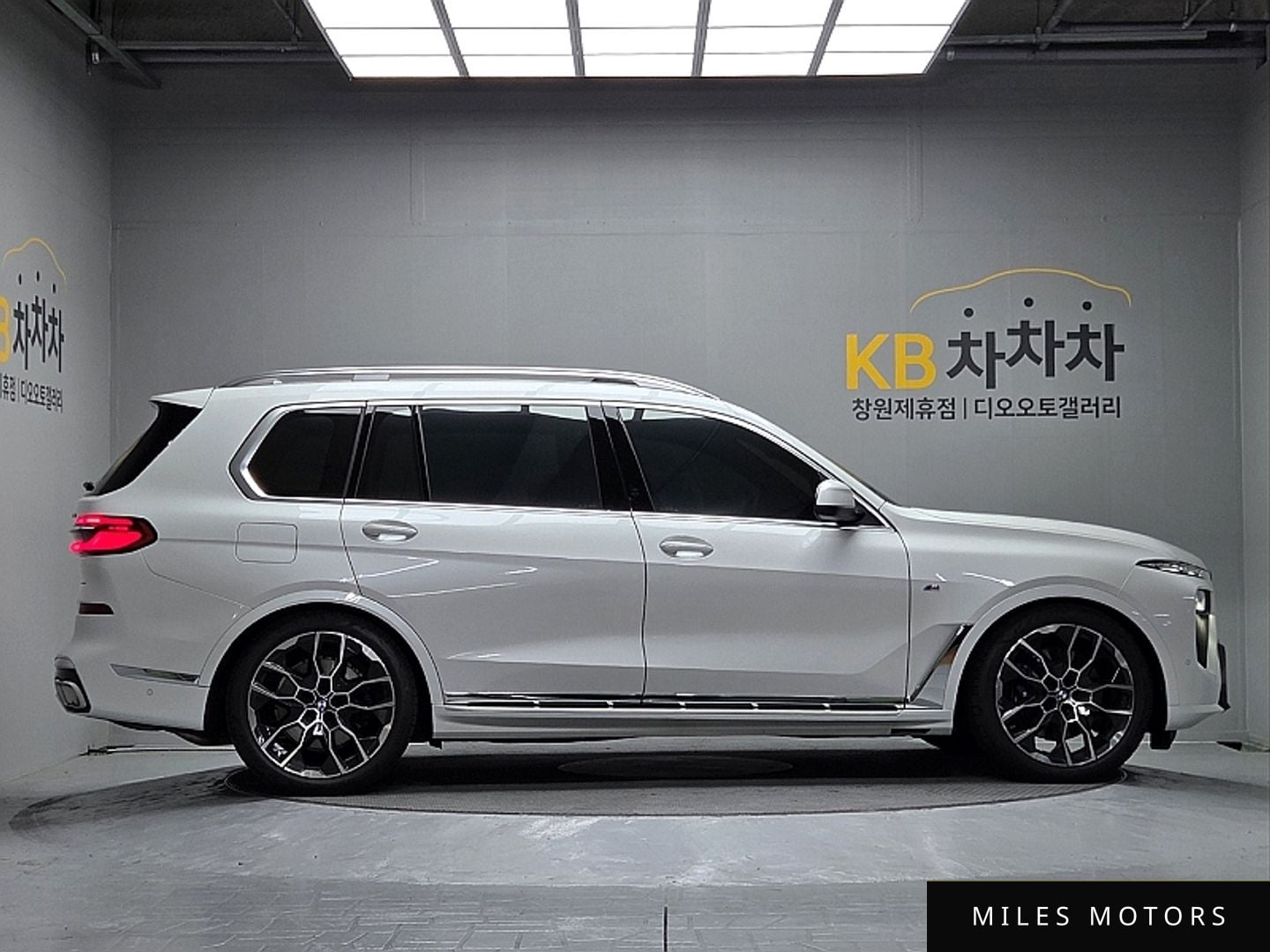BMW X7 (G07) 2025 — миниатюра 7