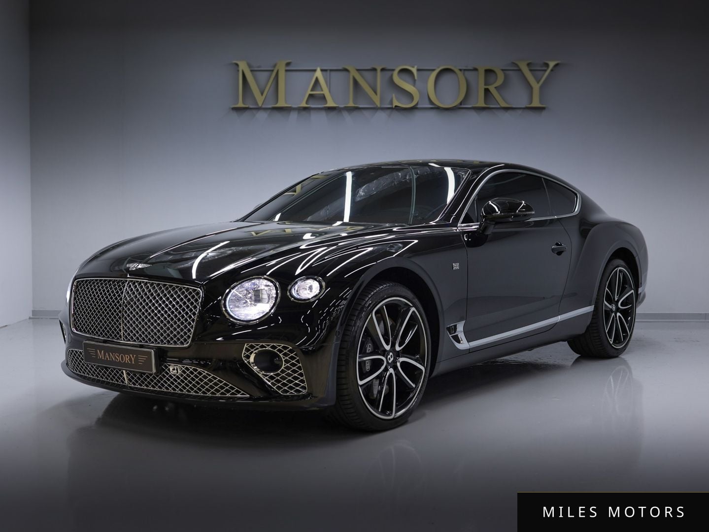 Bentley Continental GT 2018 — фото 1 из 12