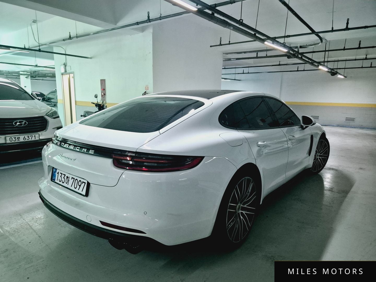 Porsche Panamera 2018 — миниатюра 2