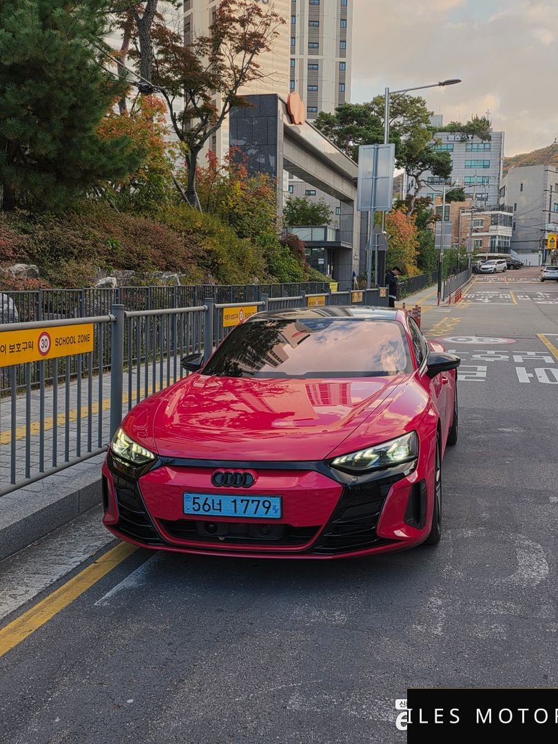 Audi RS e-tron GT 2022 — миниатюра 3
