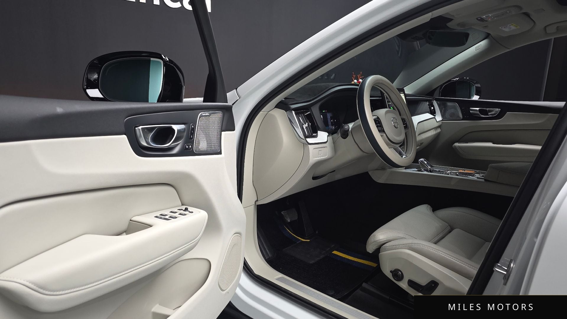 Volvo XC60 2026 — миниатюра 12